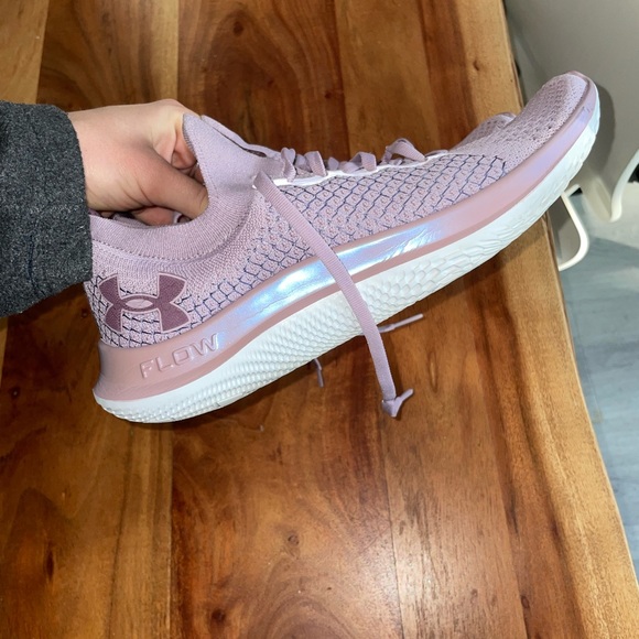Under Armour running shoes - Picture 2 of 5